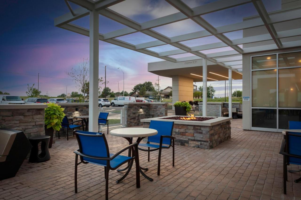 Springhill Suites Kansas City Airport Εξωτερικό φωτογραφία