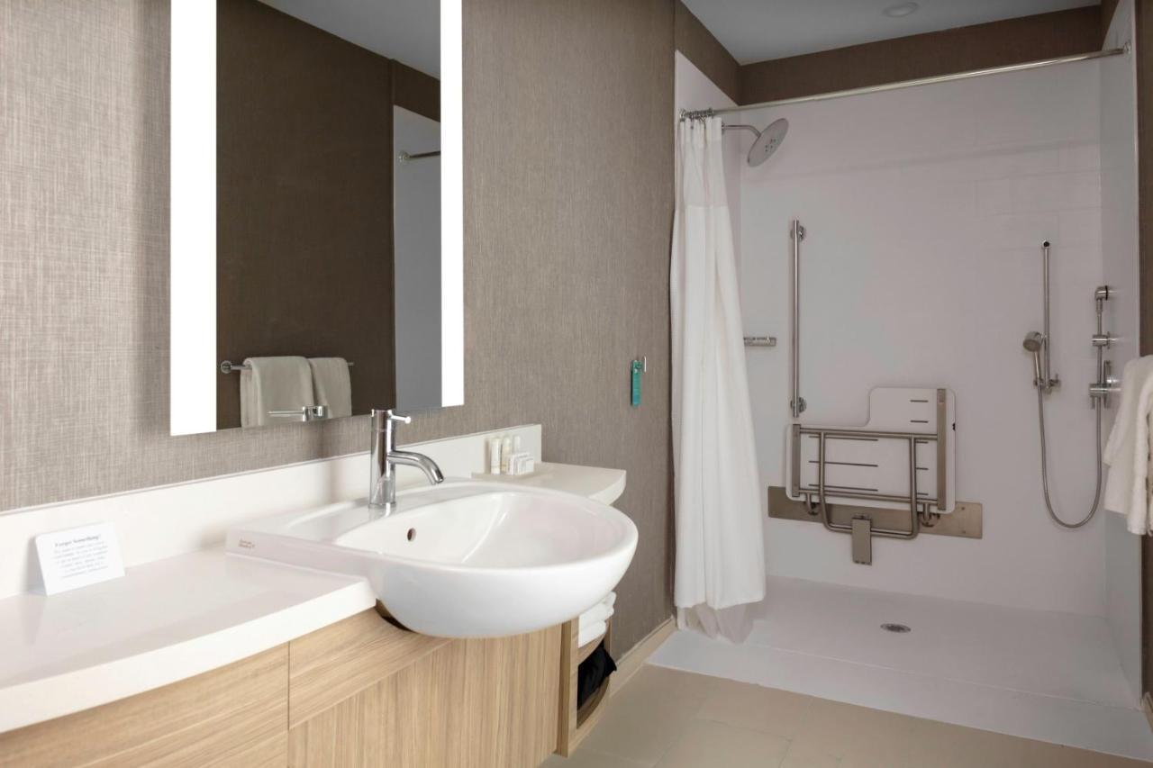 Springhill Suites Kansas City Airport Εξωτερικό φωτογραφία