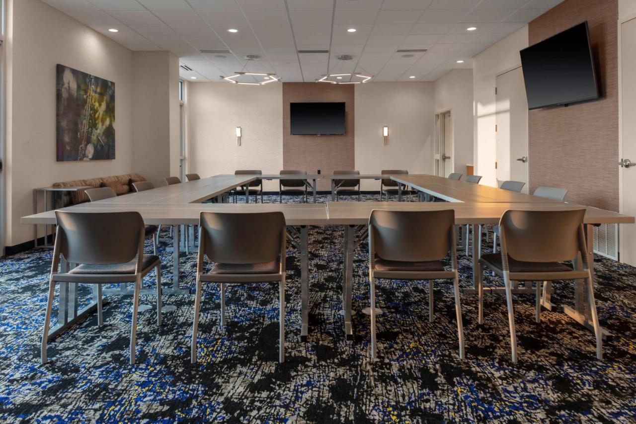 Springhill Suites Kansas City Airport Εξωτερικό φωτογραφία