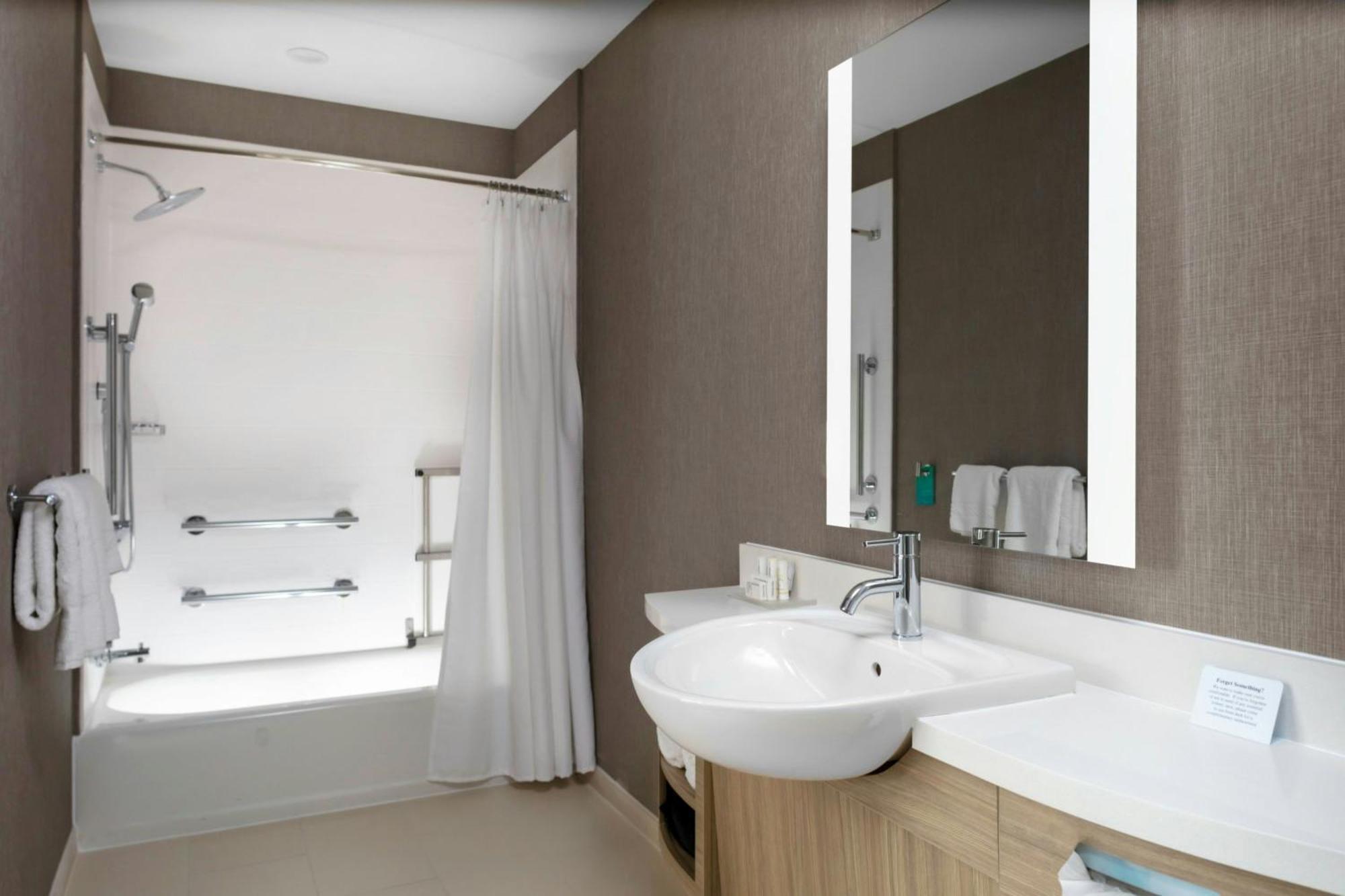 Springhill Suites Kansas City Airport Εξωτερικό φωτογραφία
